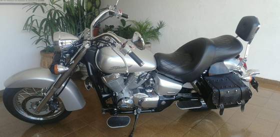 HONDA SHADOW 750 
